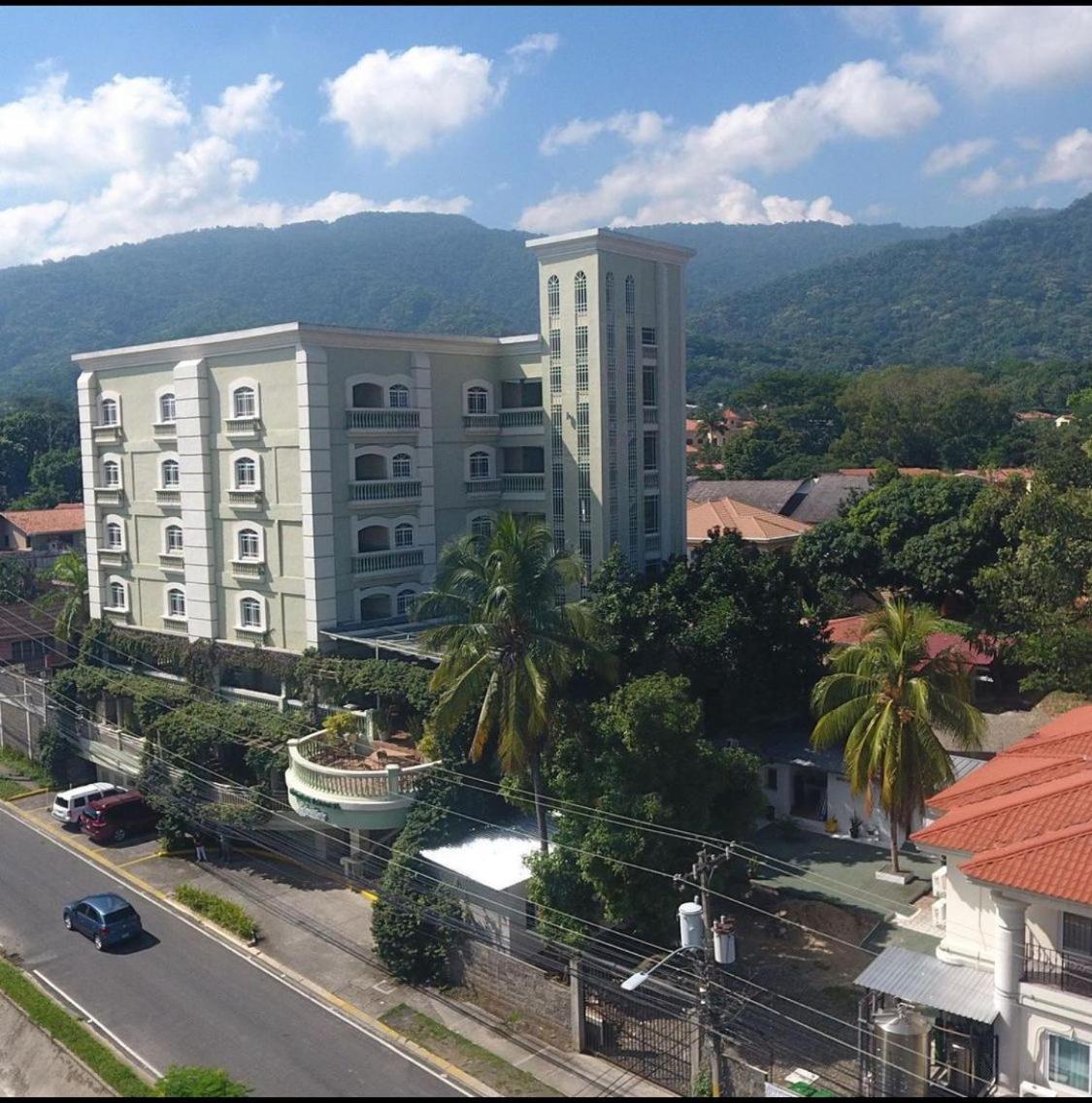 Boutique Hotel La Cordillera San Pedro Sula Bagian luar foto