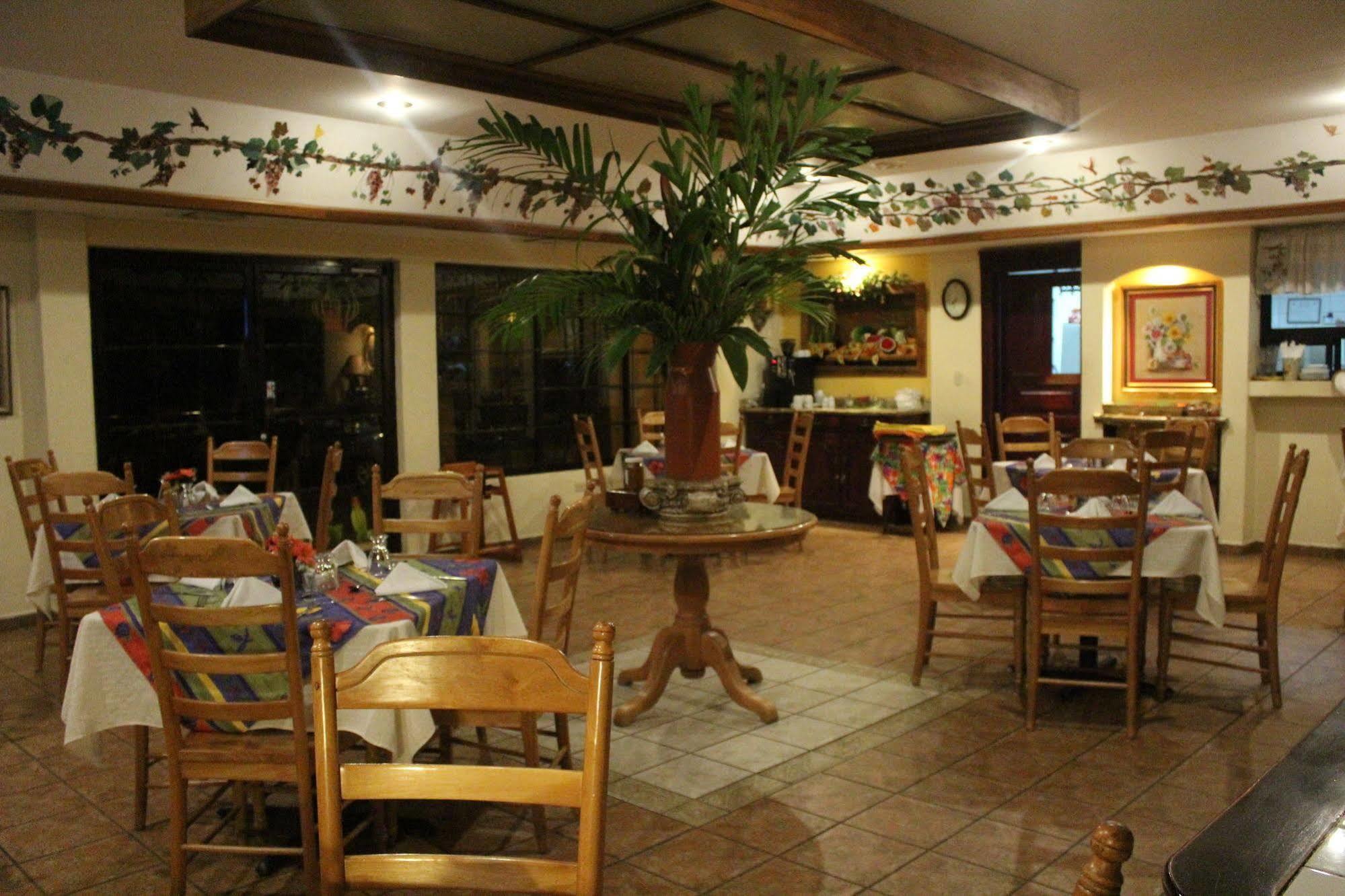Boutique Hotel La Cordillera San Pedro Sula Bagian luar foto